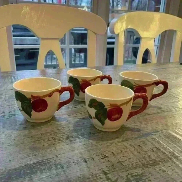 Franciscan Vintage Apple Pattern Tea / Coffee Cups 8 oz Set of 4 - Picture 2 of 8